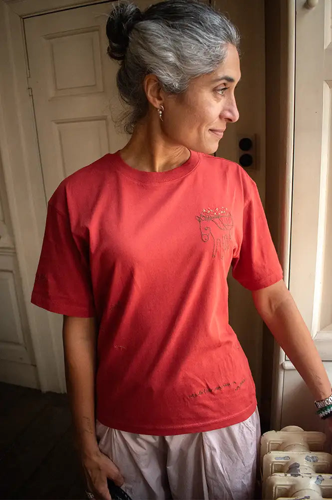 Thinking Mu Lucia Tomatera Pale Red T-Shirt