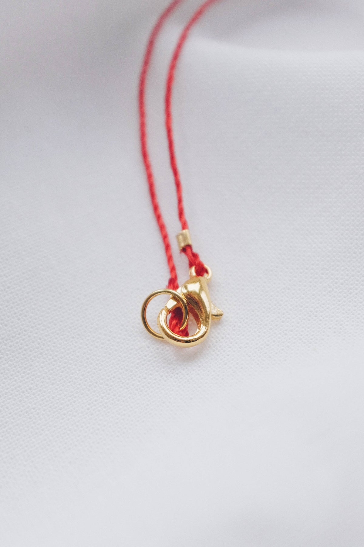 Lyon & Feather Red String Gold Pearl Necklace