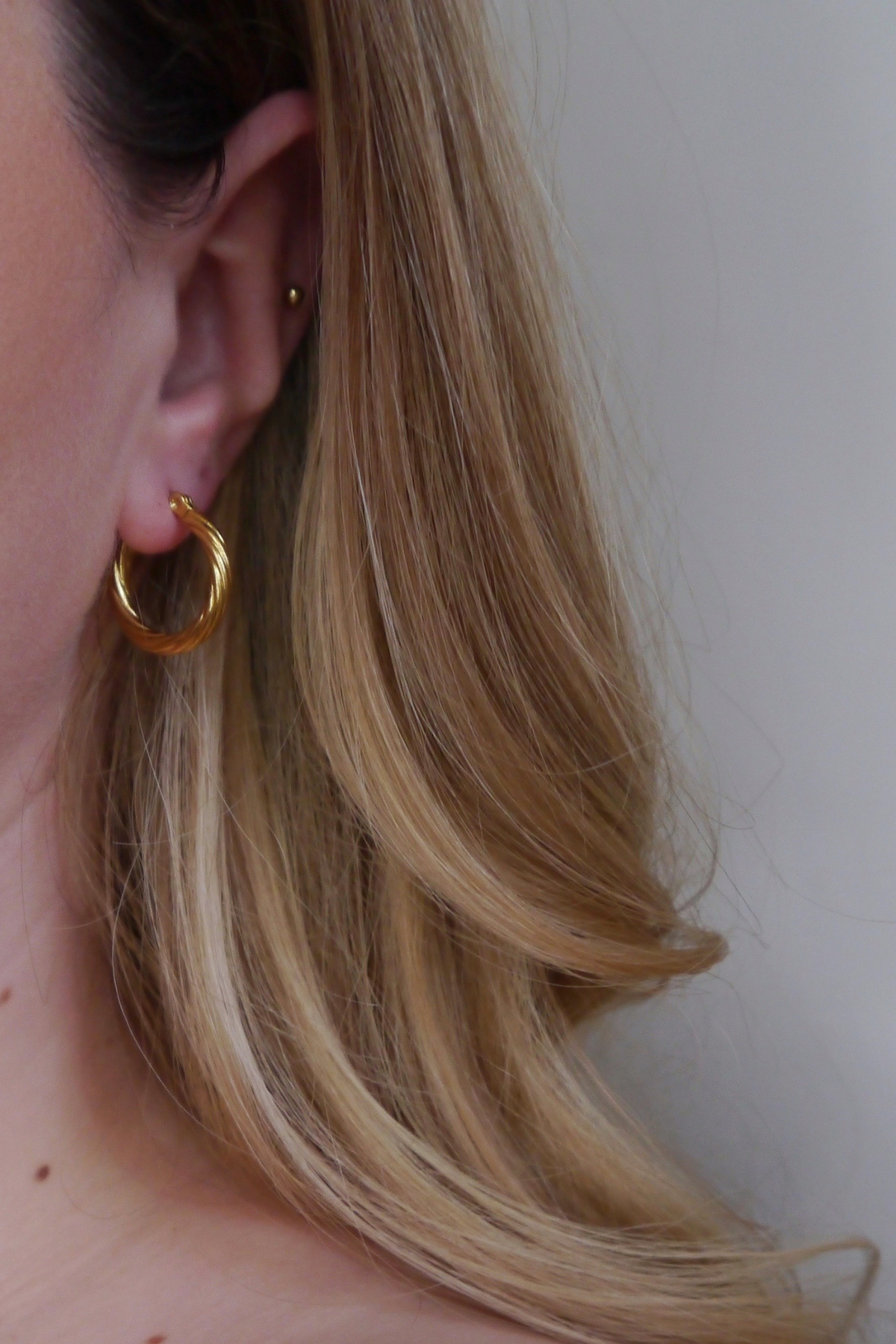 and danu Shearwater Small Gold Hoop Earrings - The Mercantile London