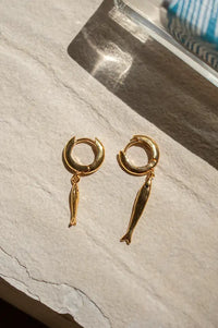 L.A Hammered Fish Hoop Earrings in Gold