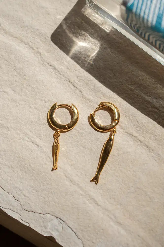 L.A Hammered Fish Hoop Earrings in Gold