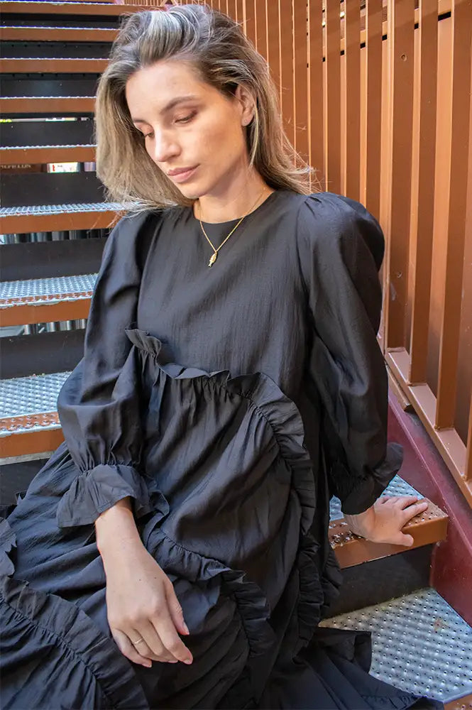 Ghospell Hestia Tiered Black Midi Dress