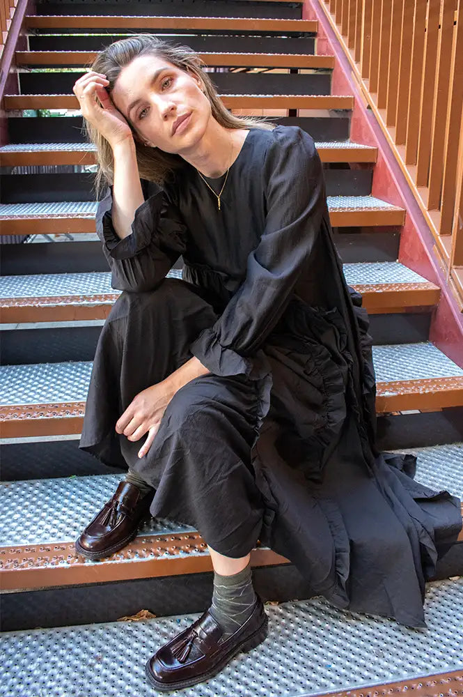Ghospell Hestia Tiered Black Midi Dress