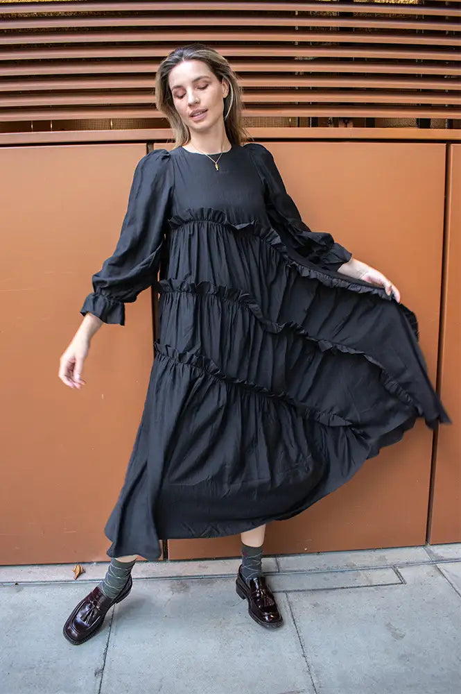 Ghospell Hestia Tiered Black Midi Dress