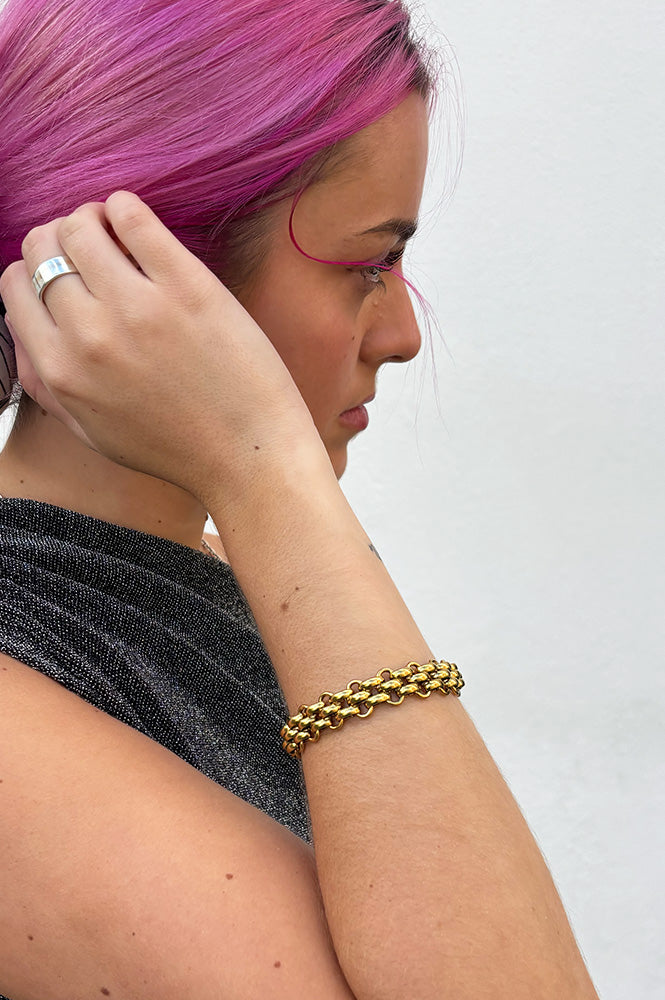 A Weathered Penny Knit Bracelet in Gold - The Mercantile London