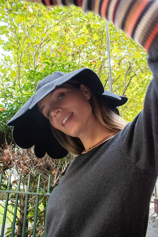 Daydress Flower Black Twill Hat