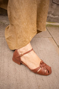 Pavement Henna Brown Leather Sandals - The Mercantile London