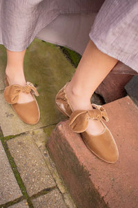 Penelope Chilvers Minnie Honey Velvet Pumps - The Mercantile London