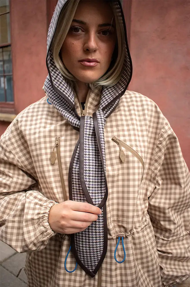 Des Petits Hauts Yves Carreaux Yvette Hood