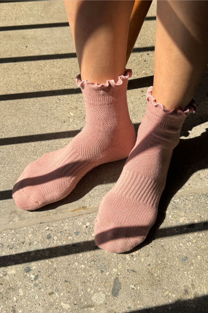 Le Bon Shoppe Hugger Ruffle Vintage Pink Socks