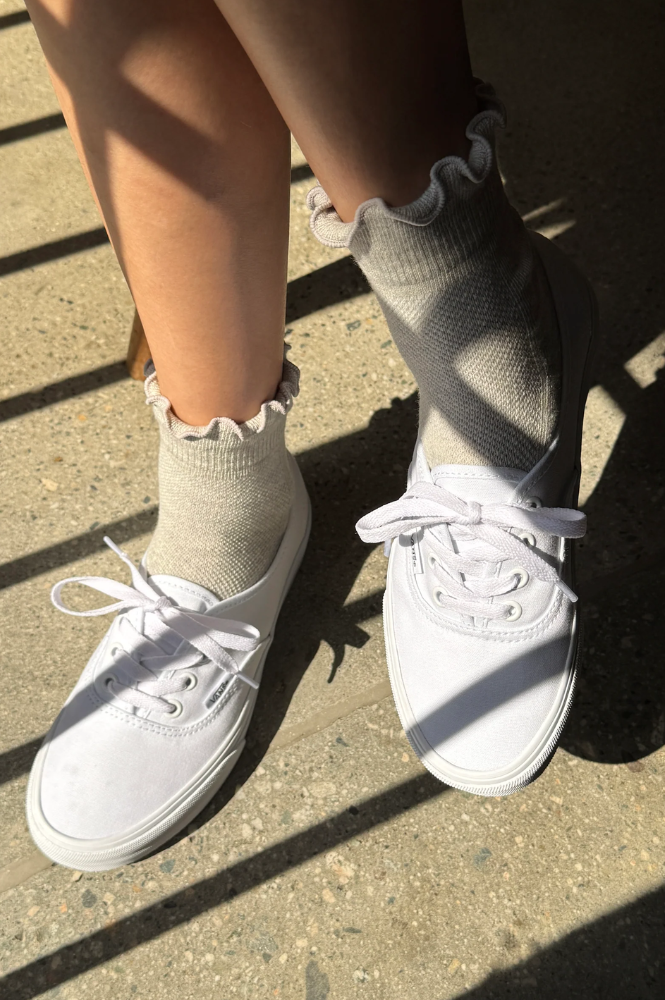 Le Bon Shoppe Hugger Ruffle Heather Grey Socks