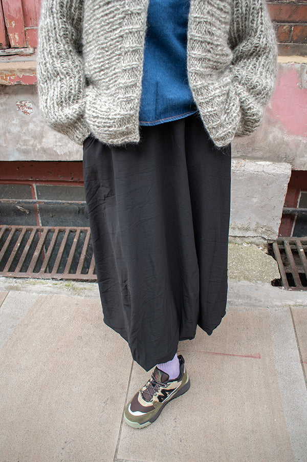 ICHI Lirina Black Bubble Maxi Skirt - The Mercantile London