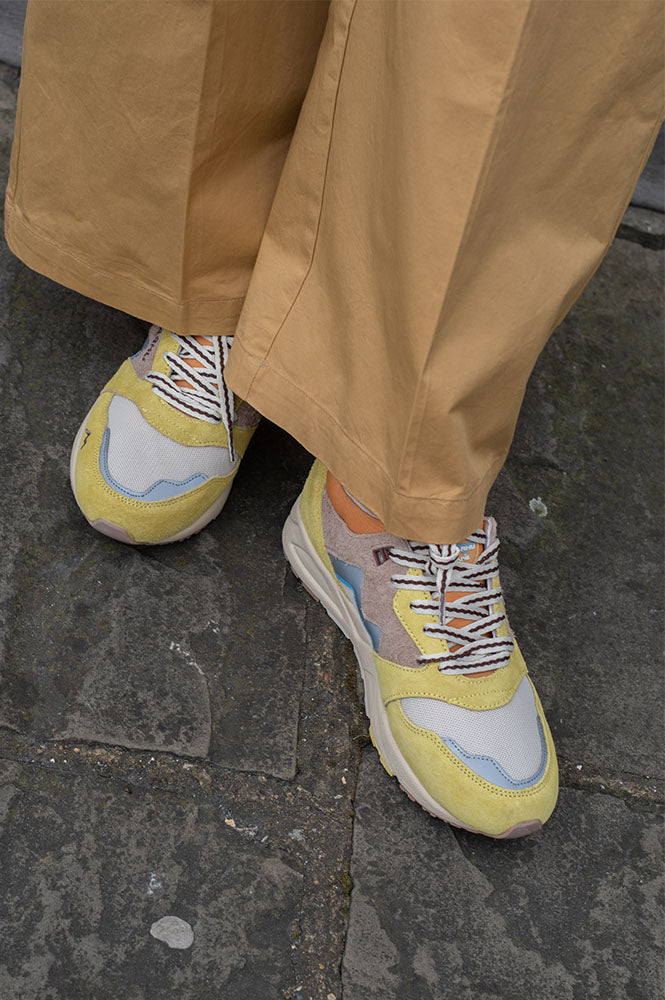 Karhu Aria 95 Cream Gold/Warm Taupe Trainer - The Mercantile London