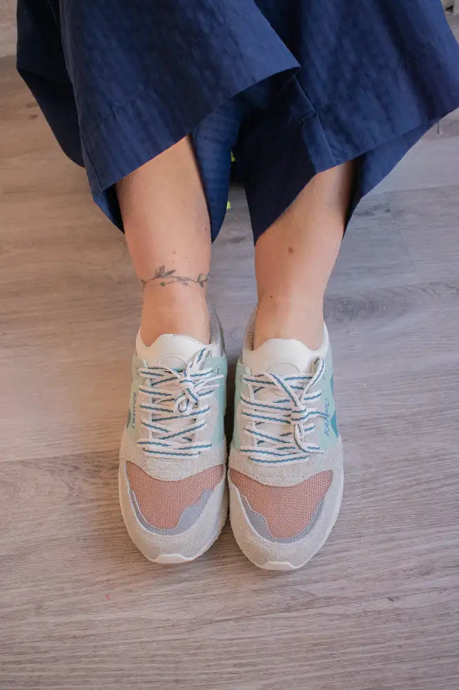 Karhu Aria 95 Foggy Dew & Brittany Blue Trainers - The Mercantile London