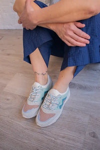 Karhu Aria 95 Foggy Dew & Brittany Blue Trainers - The Mercantile London