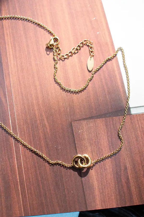 White Linked Circle Necklace
