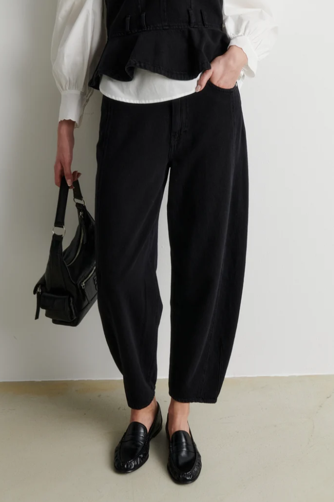 Second Female Loana Black Barrel Jeans - The Mercantile London