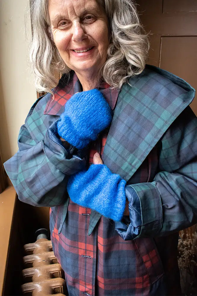 Maison Anje Bazane Electric Blue Mittens