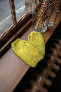 Maison Anje Bazane Acid Lime Mittens