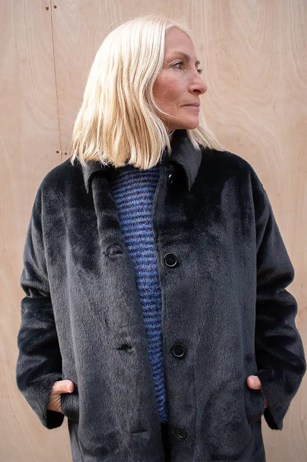 Molliolli Lungo Black Coat - The Mercantile London