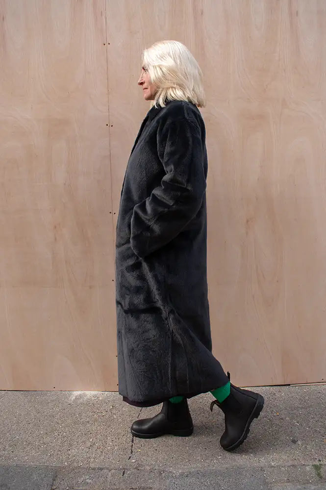 Molliolli Lungo Black Coat