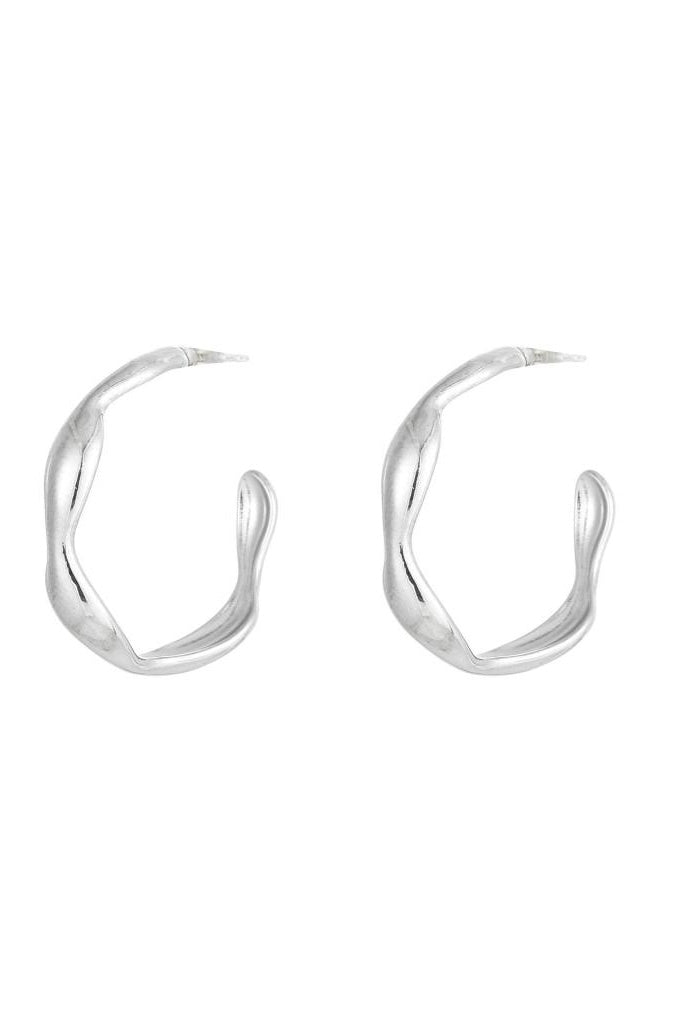 AW23 Molten Hoop in Silver - The Mercantile London