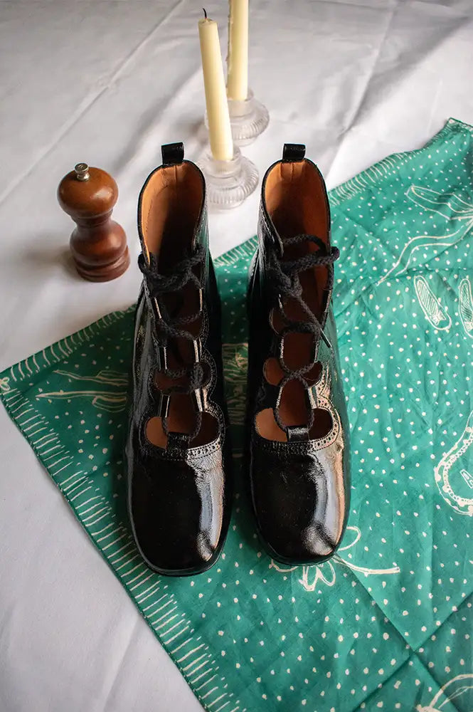 Naguisa Elur Black Gloss Boot