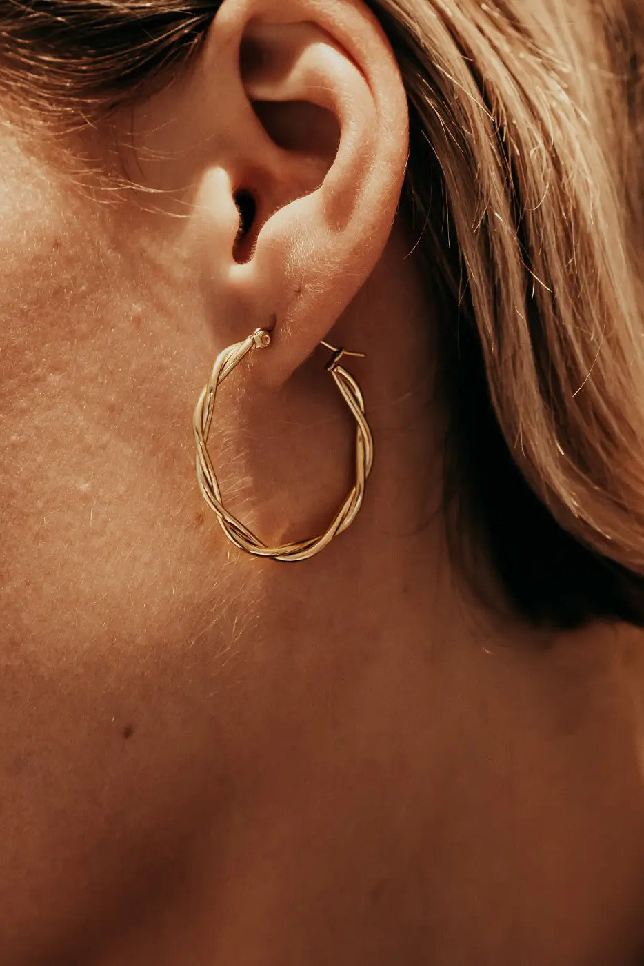 SS24 Nordic Muse Gold Large Entwined Latch Hoop Earrings - The Mercantile London