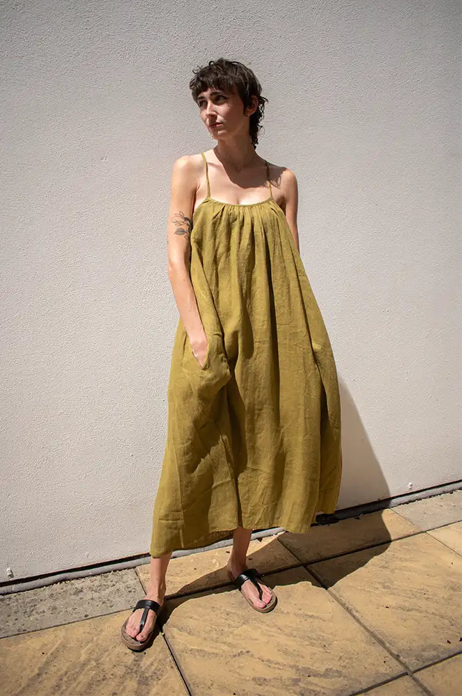 Amente Green Solid Back Tie Dress