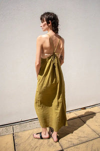 Amente Green Solid Back Tie Dress