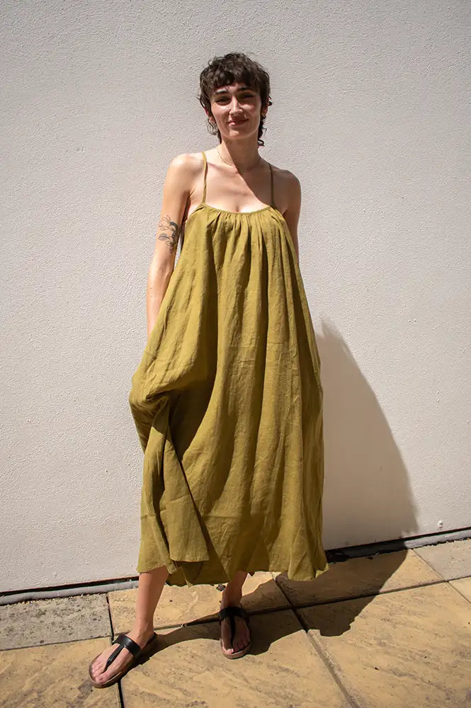 Amente Green Solid Back Tie Dress