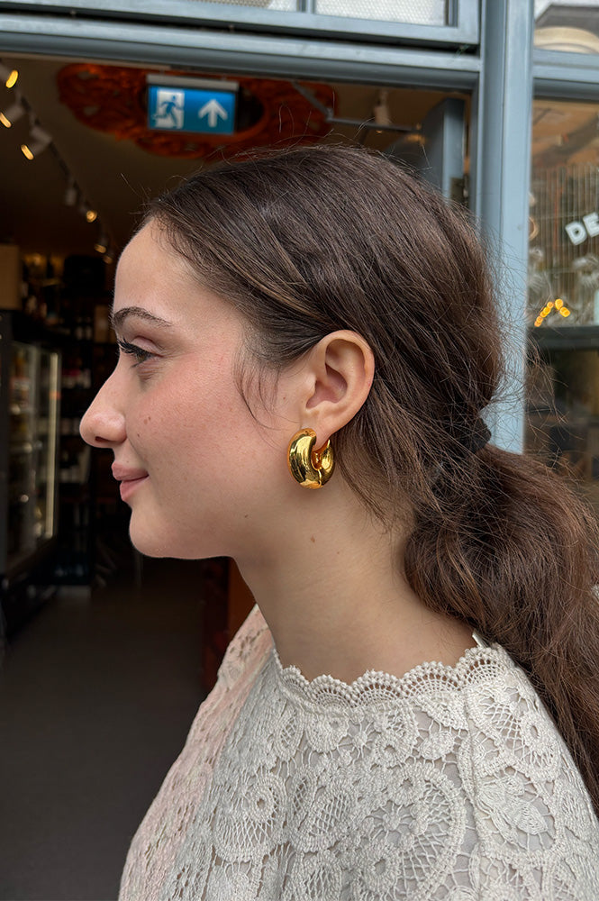 Shyla Palma Earrings in Gold - The Mercantile London