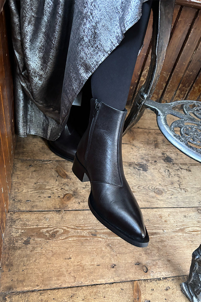 Pavement Elva Black Boots - The Mercantile London