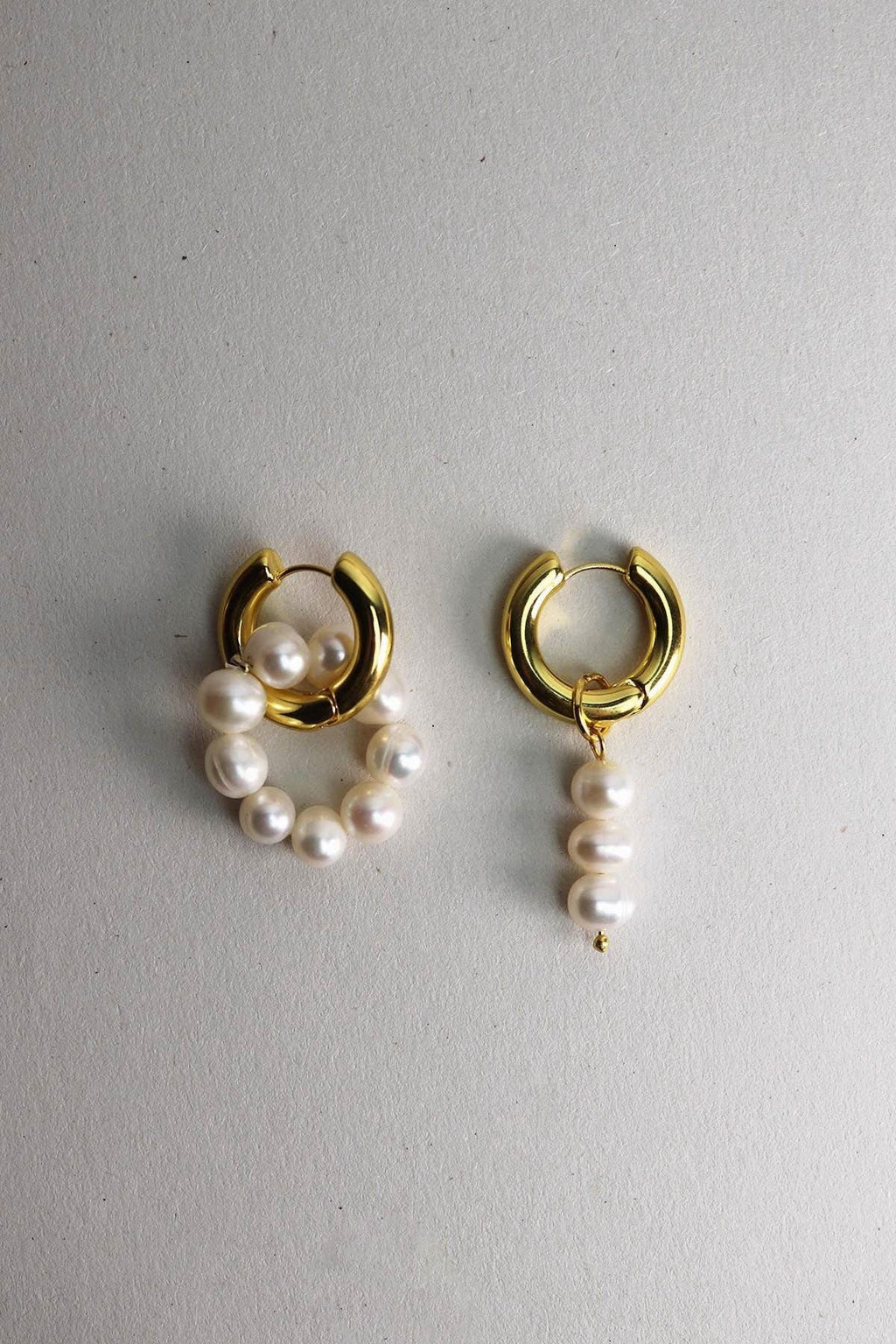 SS24 Mismatch Pearl Drop Gold Earrings - The Mercantile London