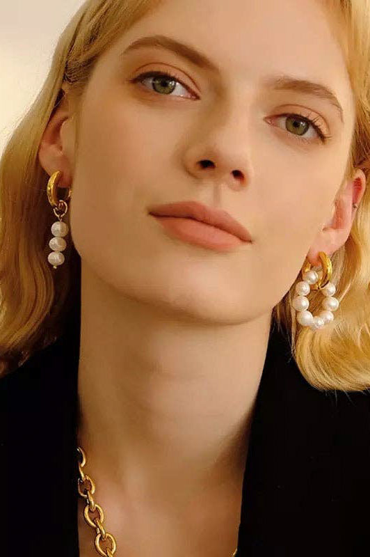 SS24 Mismatch Pearl Drop Gold Earrings - The Mercantile London