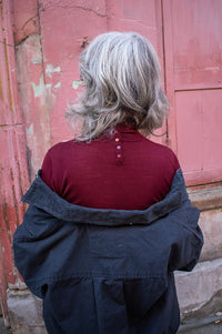 Petite Mendigote Mania Wine Pullover