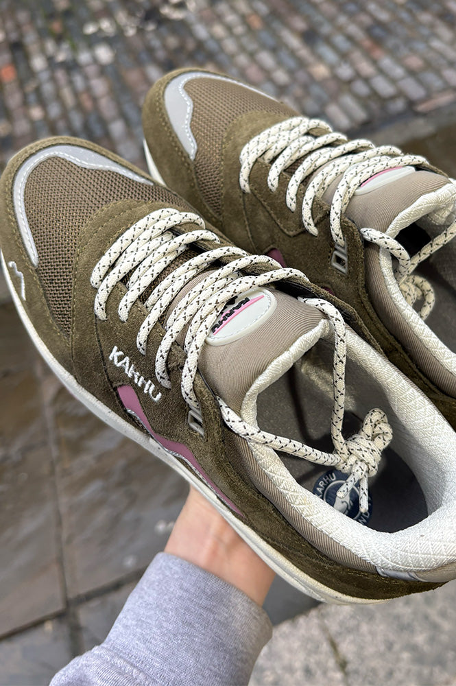 Karhu Aria 95 Beech And Lilas Trainers