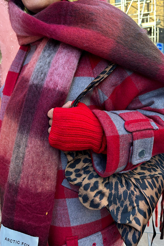 Arctic Fox Flame Red Merino Gloves