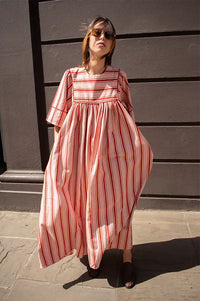 Projektityyny Pink Cherry Pop Striped Dress