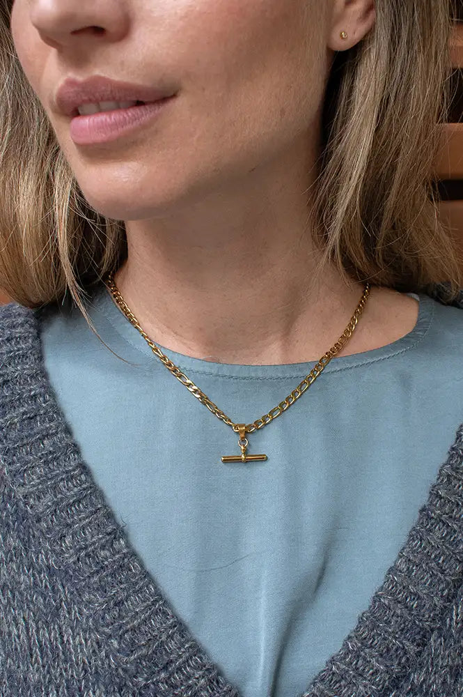 White Curb Chain T-Bar Necklace in Gold