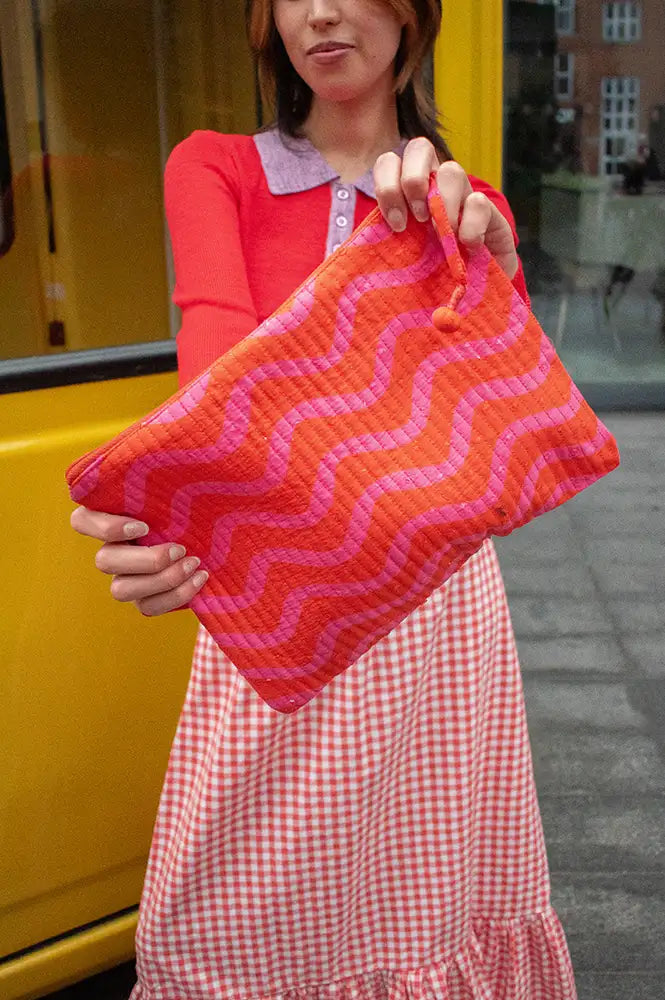 Compania Fantastica Wave Red & Pink Pouch Bag