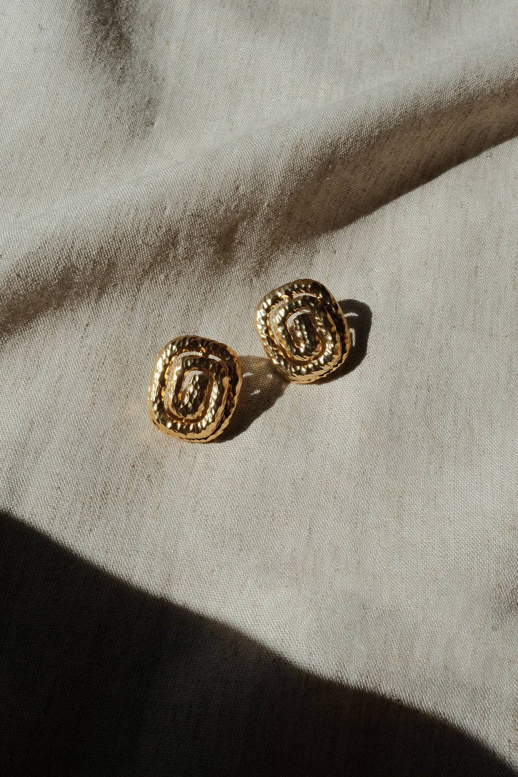 SS24 Grecian Spiral Statement Earring - The Mercantile London