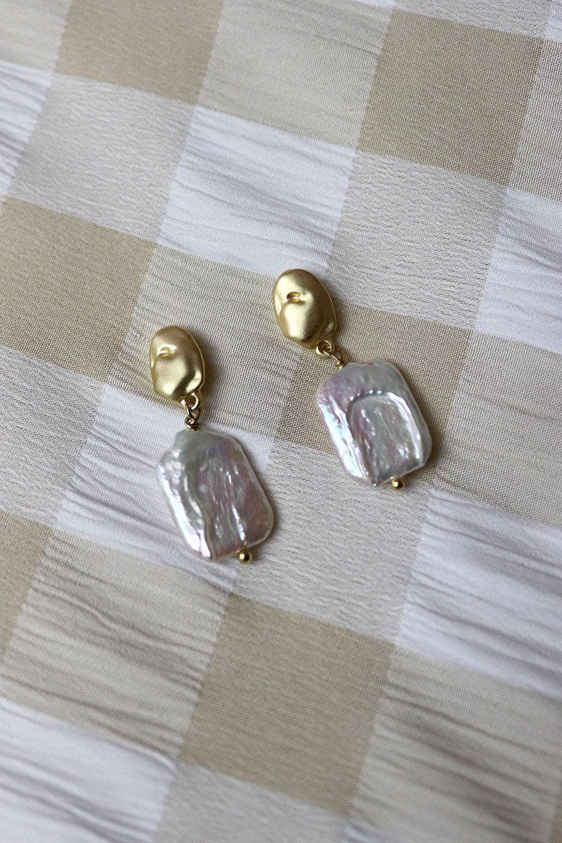 SS24 Gold Molten Freshwater Pearl Earrings - The Mercantile London