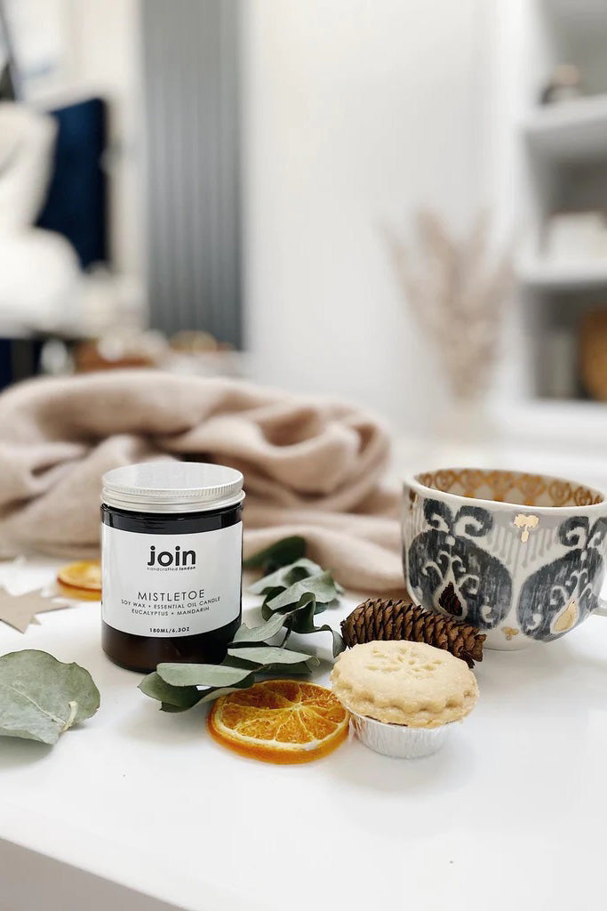 AW22 Join Mistletoe Candle - The Mercantile London