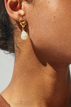 AW22 Shyla Chunky Knot Pearl Earrings - The Mercantile London