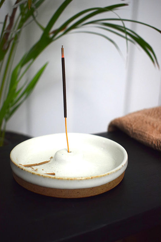 SS23 Ceramic Incense Holder With Incense NEEDS PRICE - The Mercantile London