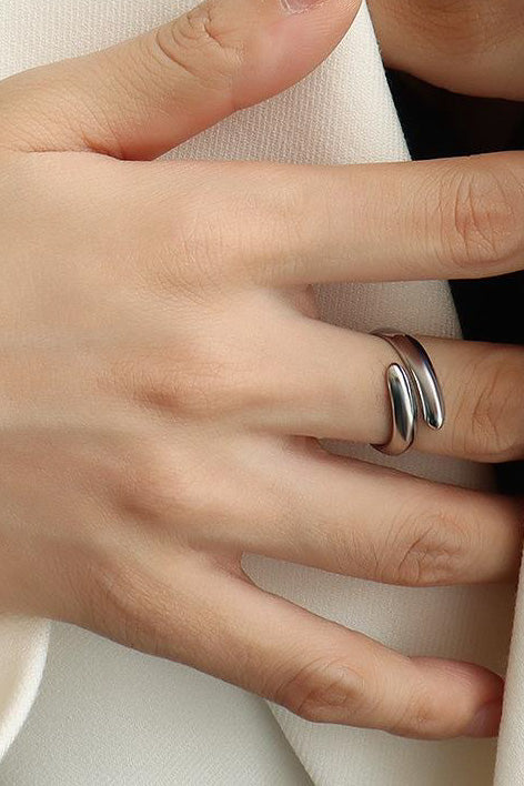 White Curve Twist Ring in Silver - The Mercantile London