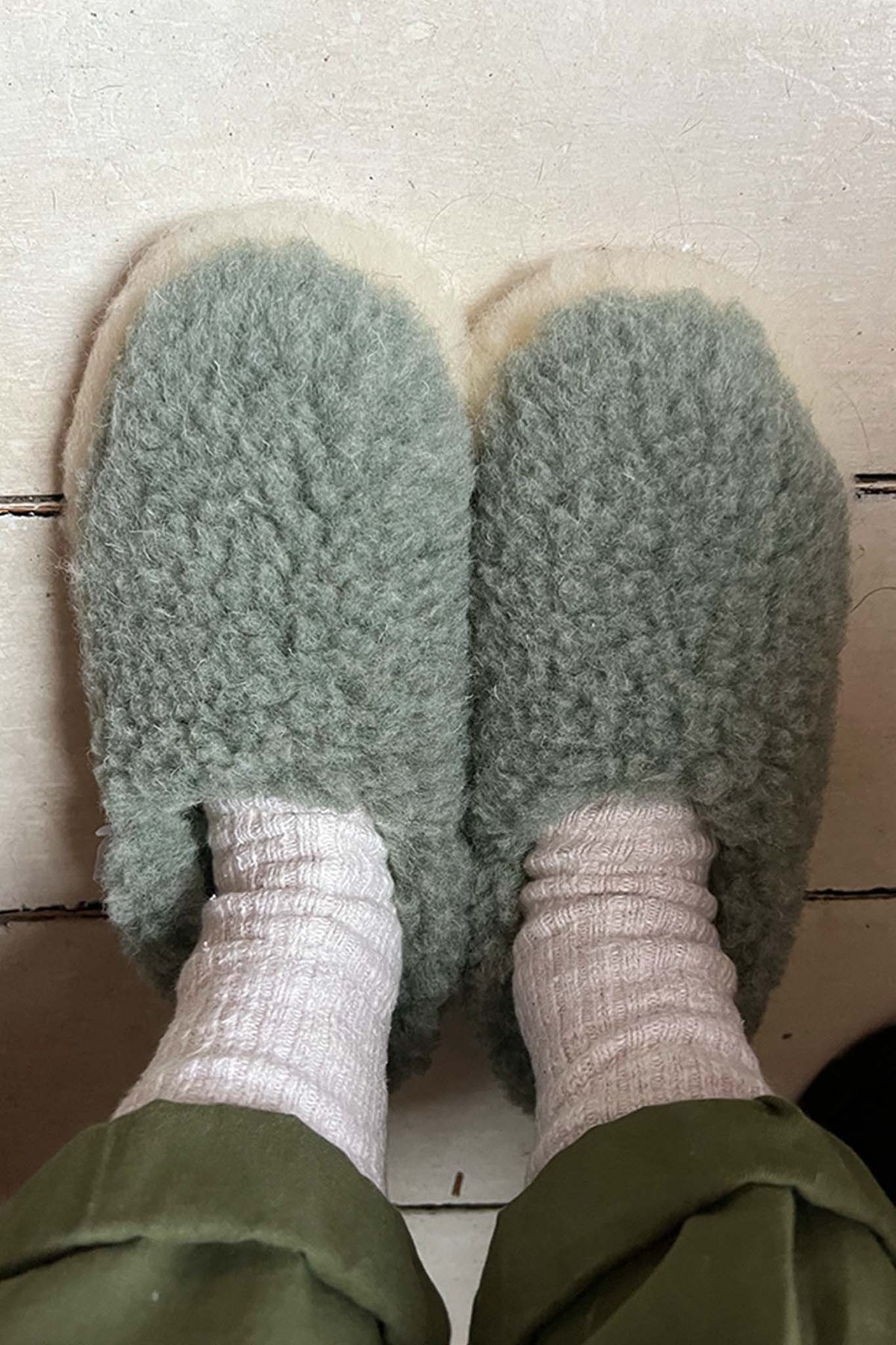 YOKO Wool Green Natural Slippers - The Mercantile London